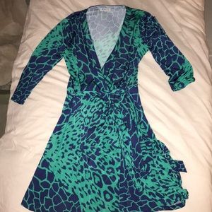 Wrap dress, 3/4 sleeves. Tags on